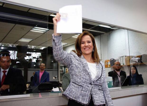 Margarita Zavala registra candidatura independiente a la presidencia