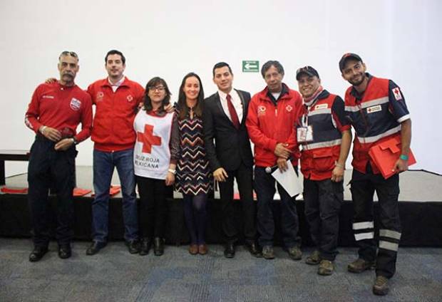 Cruz Roja Mexicana de Puebla recibe reconocimientos por su labor durante los sismos de septiembre
