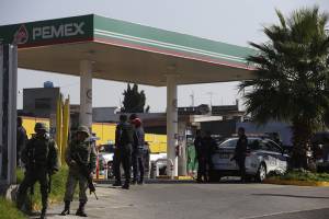 Pemex investiga a más gasolineras de Puebla por huachicoleras