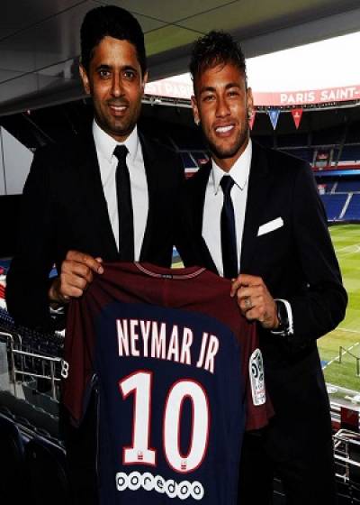 Neymar Jr. fue presentado con el Paris Saint Germain