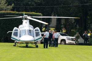Después de jugar golf, Gamboa Patrón viaja en helicóptero de la Fuerza Aérea