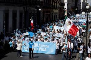 Marchan en Puebla contra el aborto