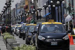 Taxis tradicionales y ejecutivos, en la mira del Congreso de Puebla