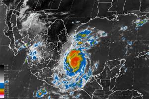 Huracán “Katia” alcanza categoría 2; aumenta pronóstico de lluvia para Puebla