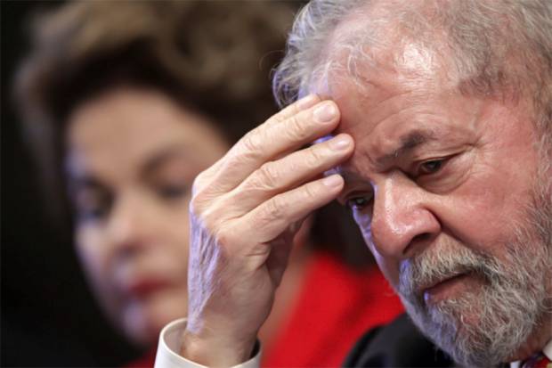 Condenan a nueve años de prisión a Lula da Silva en Brasil