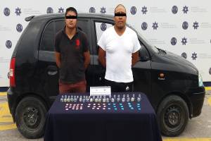 Sujetos en posesión de drogas, detenidos por la policía en San Ramón y Los Héroes