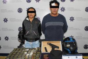 Caen dos integrantes de &quot;Los Eskatos&quot; que atracaban tiendas Oxxo en Puebla