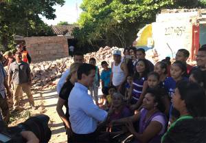 “No están solos”, dice Peña Nieto a damnificados en Santa María Xadani
