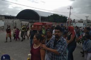 VIDEO: Rinden homenaje público a víctima de feminicidio en Tehuitzingo