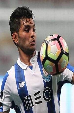 VIDEO: Tecatito Corona anotó con el Porto cinco meses después