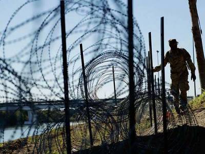 Estados Unidos retira alambre de púas en frontera con México