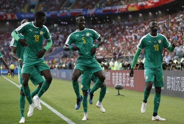 Senegal dio cuenta de Polonia 2-1
