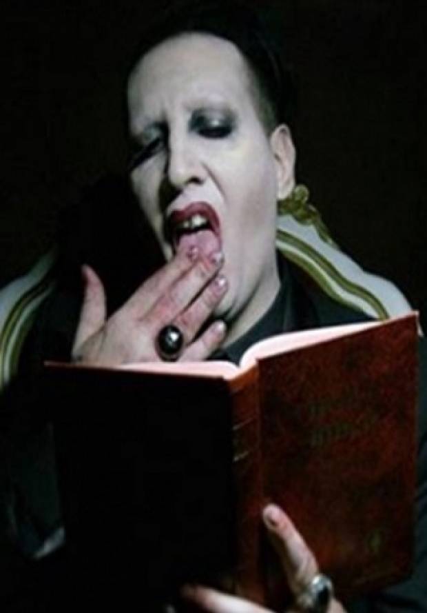 Marilyn Manson lanzará nuevo disco Heaven Upside Down