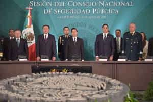 Peña Nieto reconoce que delincuentes rebasaron a instituciones
