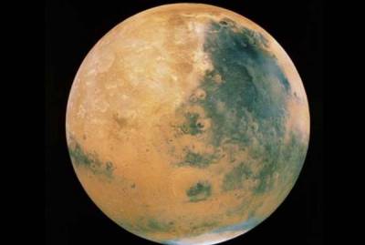 Hallan lago de agua líquida en Marte