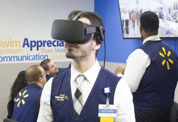 Walmart prepara a sus empleados para el Viernes Negro con ayuda de la realidad virtual