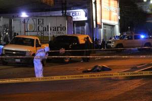 Matan a estudiante en Tehuacán de un balazo en asalto a Oxxo