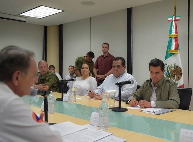 Peña Nieto visita zonas afectadas por “Lidia” en BCS