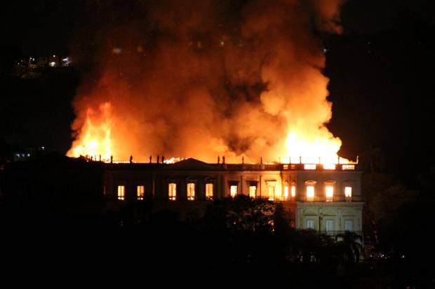 Incendio acaba con el Museo Nacional de Río de Janeiro