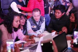 Anaya presenta 5 ejes para transformar a México