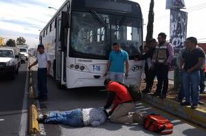 FOTOS: Fallece atropellado por autobús de RUTA en el bulevar Atlixco