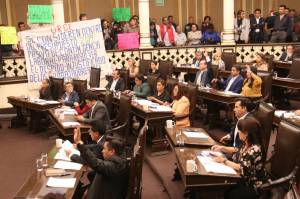 Congreso de Puebla exhorta al gobernador a frenar evaluación a maestros