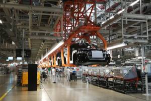 A un año de operaciones, Audi suma 5 mil 200 trabajadores en Puebla