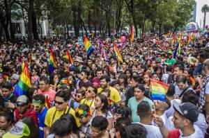 Marea arcoiris de 250 mil personas en la Marcha Gay de la CDMX