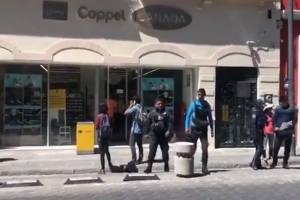 Atracan tienda Coppel en pleno centro de Puebla