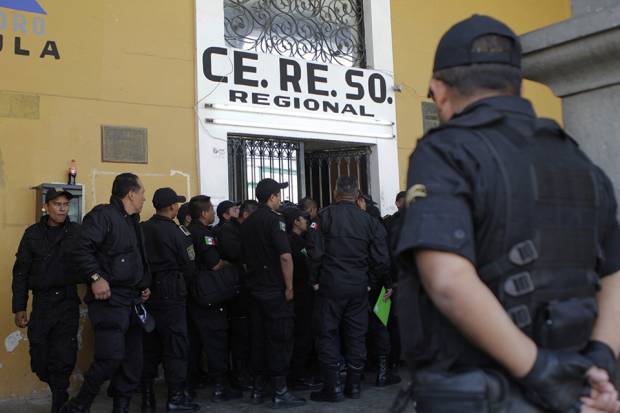 Dos reos lesionados deja riña en el penal de San Pedro Cholula