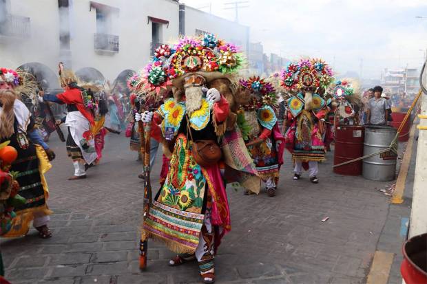 Un amputado y dos heridos por mosquetón, saldo del Carnaval de Huejotzingo