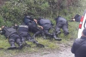 Matan a seis policías junto a toma clandestina en Amozoc; dos detenidos