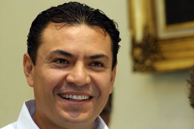 Israel Pacheco solicita su reingreso al ayuntamiento de Puebla