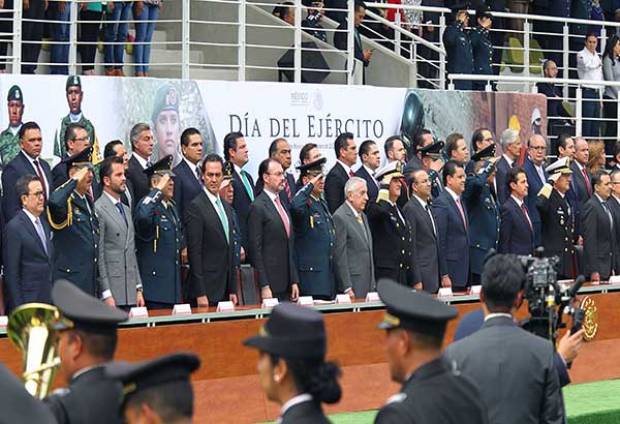 Tony Gali acudió a ceremonia por el 105 Aniversario del Ejército Mexicano