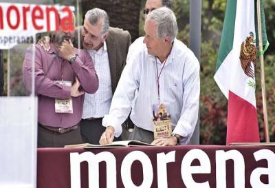 Enrique Cárdenas firma acuerdo político por la unidad de Morena