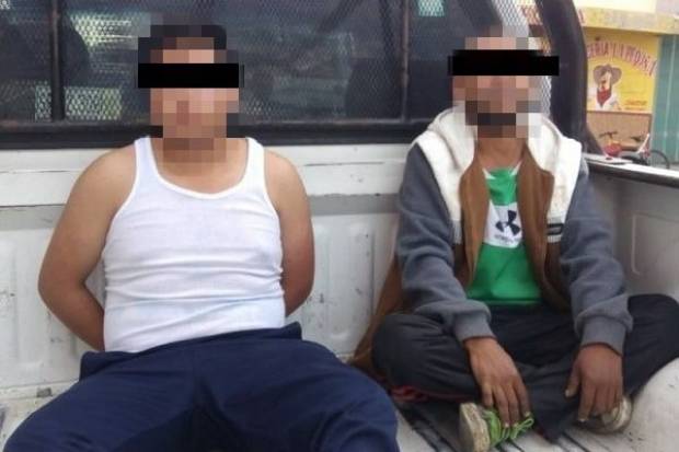Presuntos secuestradores, a punto de ser linchados en Acajete