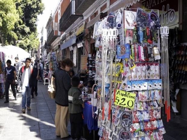 Comerciantes del Centro Histórico ven inviable propuesta de Claudia Rivera sobre ambulantaje