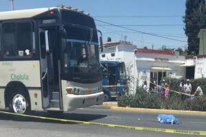 Anciana pereció atropellada por camioneta y transporte público en San Pedro Cholula
