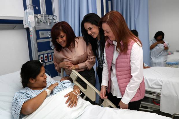 Festejan el Día de las Madres en Hospital de la Mujer de Puebla