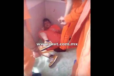 VIDEO: Así torturan y extorsionan a reos en penal del Edomex