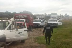 Policía de Puebla localizó camionetas robadas que eran utilizadas por huachicoleros