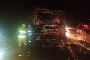 Camión de peregrinos se incendió en Texmelucan