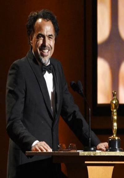 Alejandro González Iñárritu recibió Oscar honorífico por &quot;Carne y Arena&quot;
