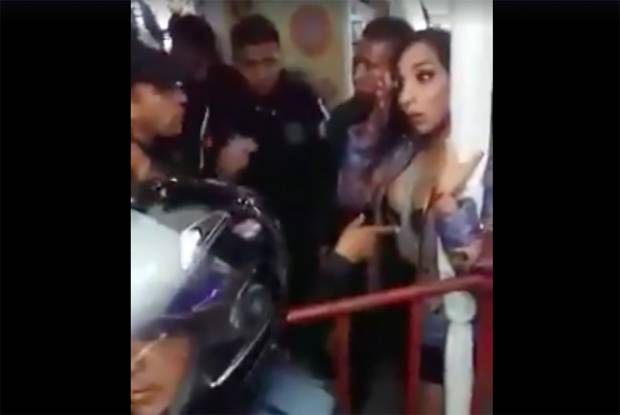 VIDEO: Mujer transexual denuncia agresión policial en la Feria de Puebla