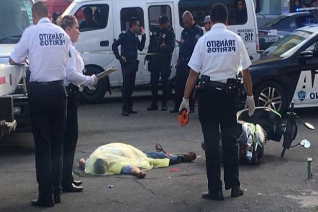 Muere hombre tras caer de su motocicleta en la colonia El Cerrito