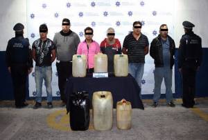 Cayeron presuntos huachicoleros con 150 litros de combustible robado en Puebla