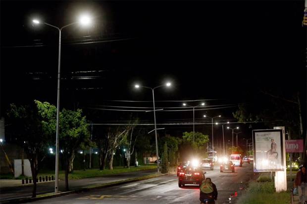 Alcalde Banck inaugura 430 nuevas luminarias en bulevar Valsequillo
