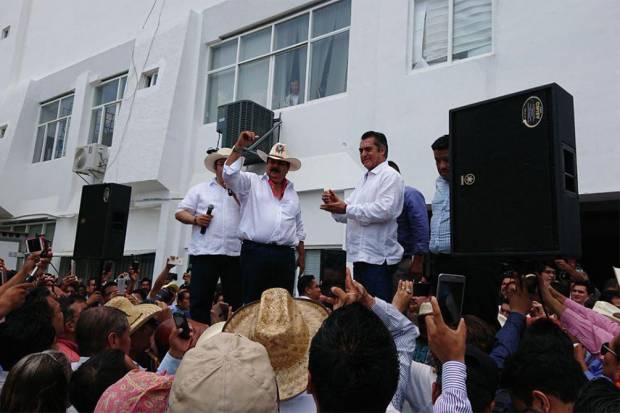 “El Bronco” recuperá 14 mil firmas anuladas por el INE
