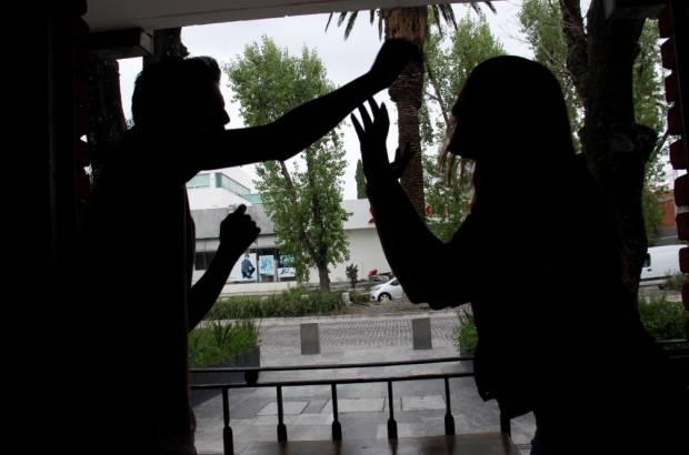 Entregarán 3 mil pulseras inteligentes para alertar delitos contra mujeres en Puebla