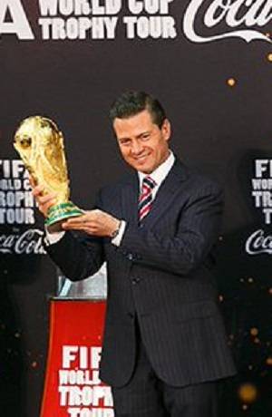 Rusia 2018: Peña Nieto recibió la Copa del Mundo en México